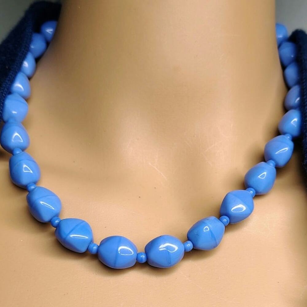 1950s Periwinkle Blue Molded Glass Beaded Necklace Box Clasp Mid Century Modern